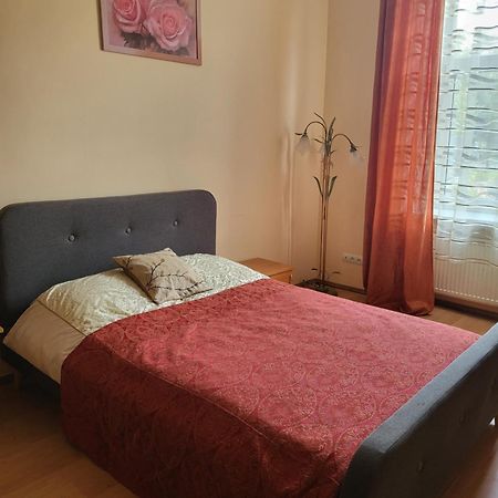 Apartment Near St. Elizabeth Church ลวีฟ ภายนอก รูปภาพ