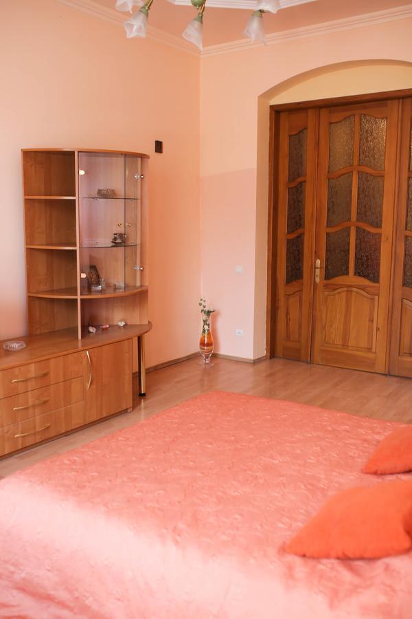 Apartment Near St. Elizabeth Church ลวีฟ ภายนอก รูปภาพ
