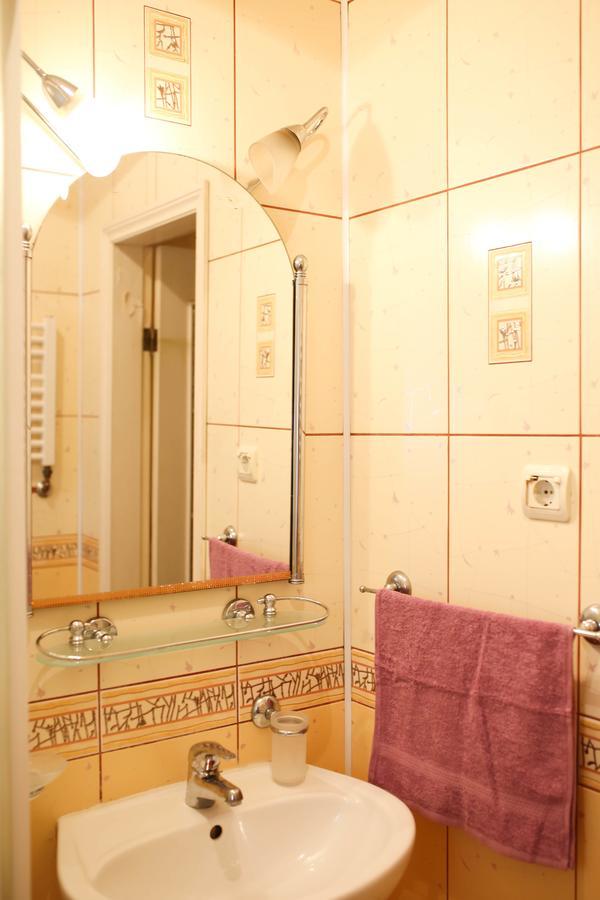 Apartment Near St. Elizabeth Church ลวีฟ ภายนอก รูปภาพ