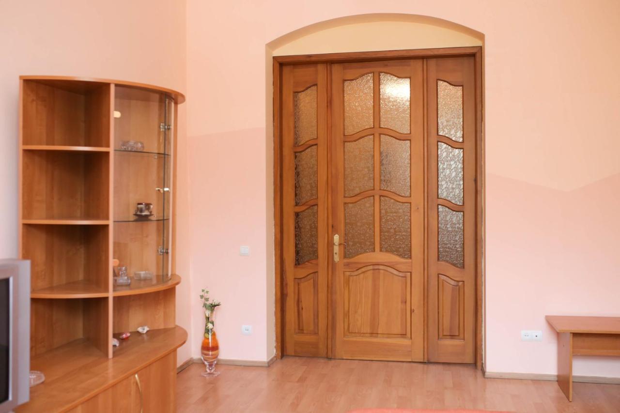 Apartment Near St. Elizabeth Church ลวีฟ ภายนอก รูปภาพ